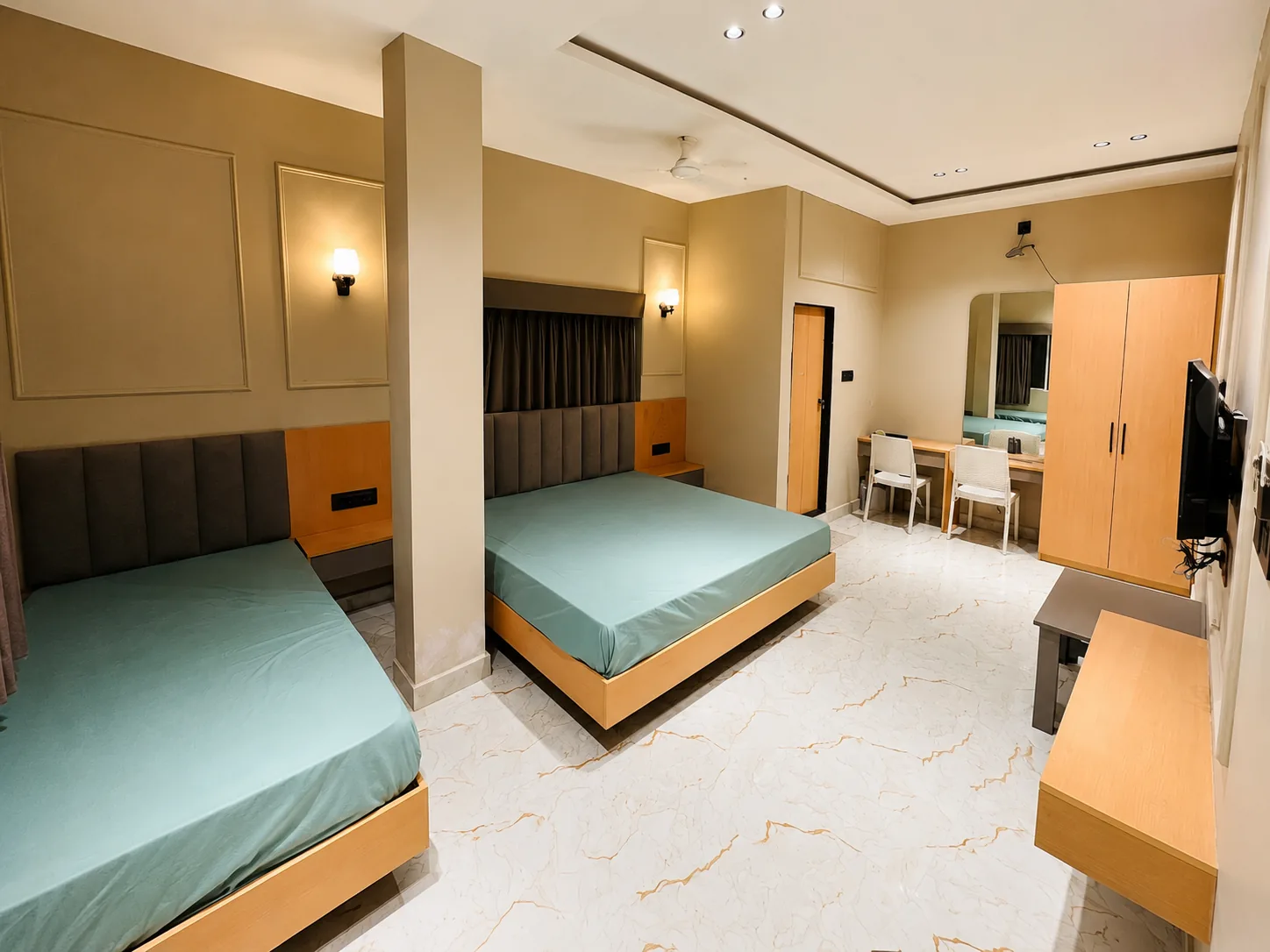 Deluxe Room at Hotel Raghuvansham Ujjain — 3 Bed, Air Conditioned